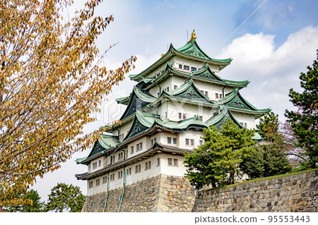 名古屋城堡在秋天 95553443