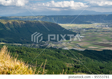 Stroll around Aso Taikanmine 95553781