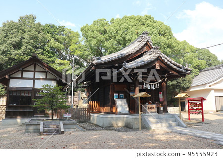 Nonami Hakken Shrine enshrined along the old Kamakura Highway Nonami Hakken Shrine enshrined along the old Kamakura Highway 95555923