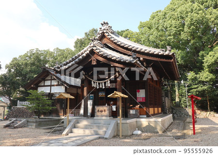 沿舊鎌倉公路供奉的野波八研神社 沿舊鎌倉公路供奉的野波八研神社 95555926