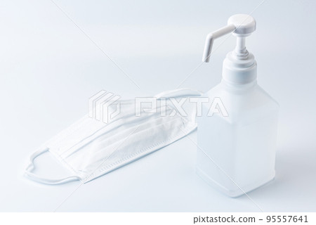 New coronavirus infectious disease countermeasure image (hand sanitizer and surgical mask) 95557641