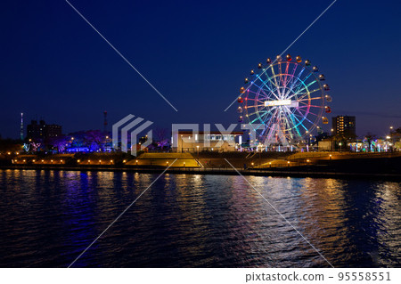 Arakawa Yuen's New Ferris Wheel and Tokyo Sky Tree Illumination Night View Arakawa Yuen's New Ferris Wheel and Tokyo Sky Tree Illumination Night View 95558551