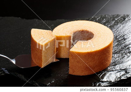 軟的年輪蛋糕 軟的年輪蛋糕 95560837