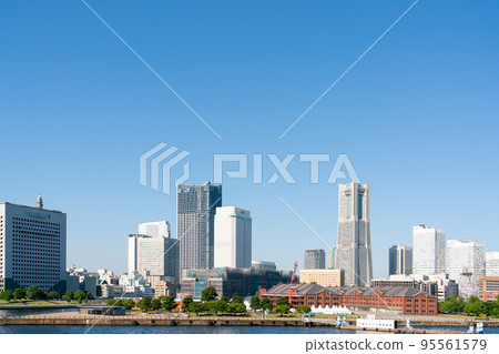 [神奈川縣]天氣晴朗的橫濱港未來 95561579