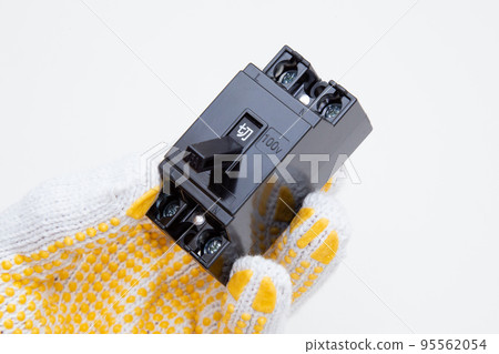 Breaker (safety breaker) 95562054