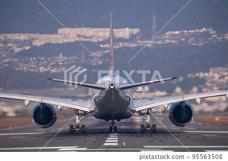 《Osaka Prefecture》 Aircraft / Osaka International Airport 95563508