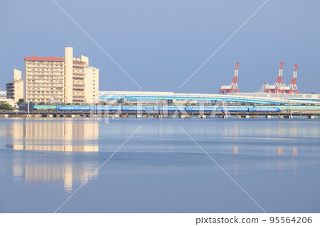 橫渡多多樂川（JR九州）的883系列特快“索尼克” 95564206