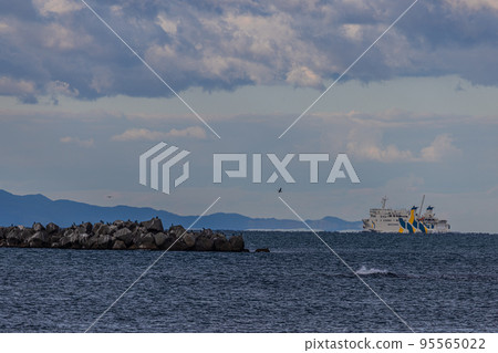 [Hokkaido/Wakkanai City] Ferry heading to Rebun off Cape Noshappu October 95565022