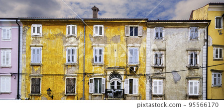 Facades of residential buildings in the old town of Piran, Slovenia Facades of residential buildings in the old town of Piran, Slovenia 95566170