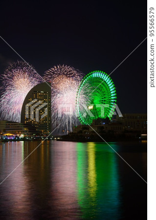 橫濱Minatomirai的煙花 95566579