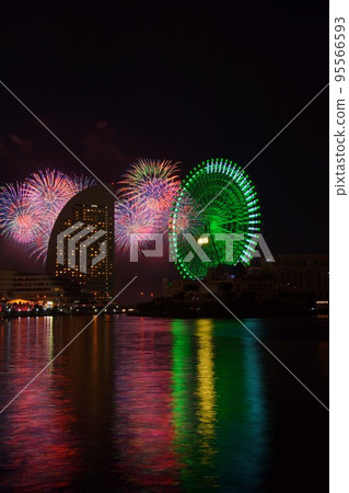 Yokohama Minatomirai's Fireworks 95566593