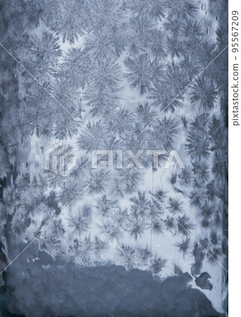 Glass medical ampoule vial for injection. Medicine is dry white drug penicillin powder or liquid with of aqueous solution in ampulla. Close up. Glass medical ampoule vial for injection. Medicine is dry white drug penicillin powder or liquid with of aqueous solution in ampulla. Close up. 95567209