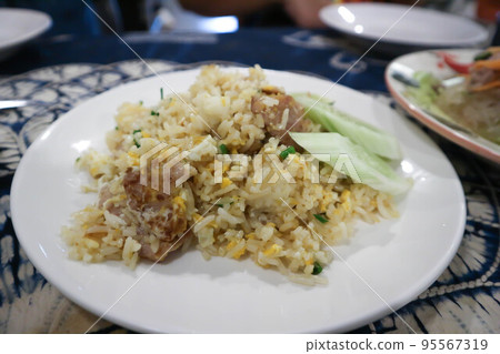 stir fried rice or fried rice, stir fried rice with pork 95567319