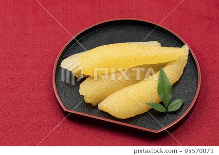 New Year dishes 9-02_Kazunoko on a black plate_Background red New Year dishes 9-02_Kazunoko on a black plate_Background red 95570071