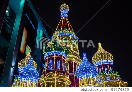 New Year's illumination on the Kiev area in Moscow. 95574879