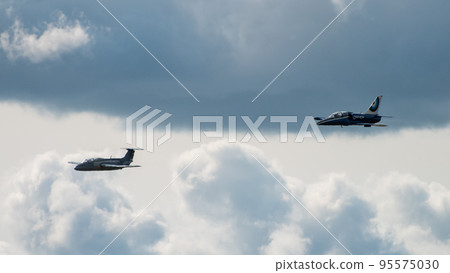 Training aircraft Aero L-39 Albatros and Aero L-29 Delfin perform a training flight at the Oreshkovo airfield. 95575030