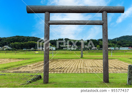 黑木鳥居和五棱殿 黑木鳥居和五棱殿 95577437