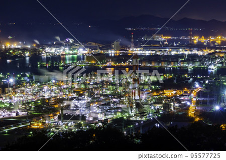 岡山縣倉敷市水島沿海工業區夜景 95577725