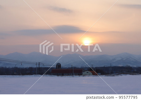 Scenery with farms in the Tokachi region of Hokkaido Scenery with farms in the Tokachi region of Hokkaido 95577795