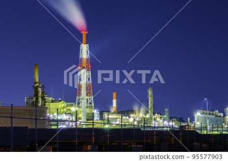 Mizushima coastal industrial zone night view Kurashiki City, Okayama Prefecture Mizushima coastal industrial zone night view Kurashiki City, Okayama Prefecture 95577903