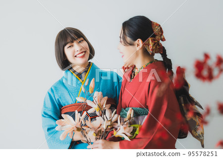 和服色素色風衣雙胞胎 95578251