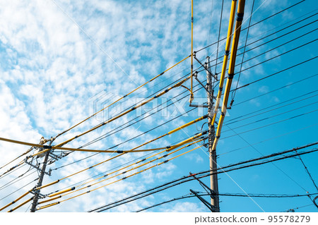 建築工地周圍的電線保護罩a-4淺色調 95578279