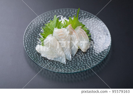 Sea bream sashimi sashimi 95579163