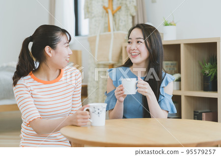 朋友 夥伴 女生 95579257