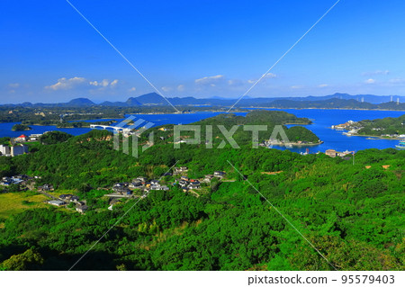 [熊本縣]天氣晴朗的天草松島（天草珍珠線） 95579403