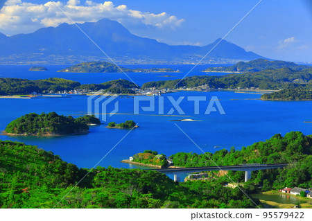 [Kumamoto Prefecture] Amakusa Matsushima and Unzen in fine weather (Amakusa Pearl Line) 95579422