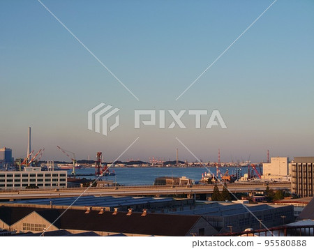 在海邊的日落 95580888