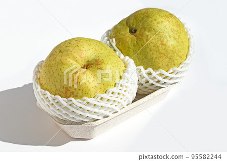 Japanese pear (Kahori pear) 95582244