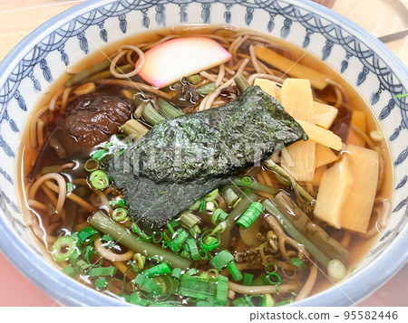 Hakone's specialty Hakone soba (mountain vegetables) 95582446