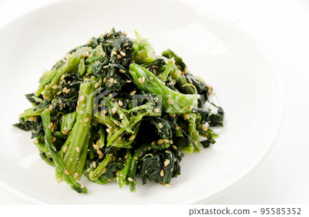 Spinach with sesame seeds Spinach with sesame seeds 95585352