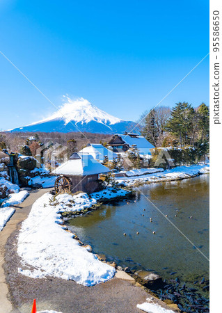 [冬季素材]冬天的忍野八海[山梨縣] 95586650