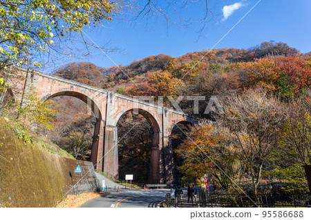 [群馬縣]梅根大橋的秋葉（臼井Pass） 95586688