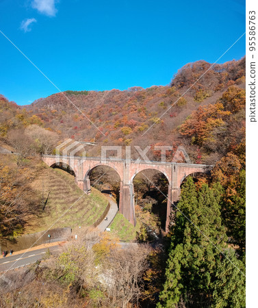 鳥瞰圖【群馬縣】梅根橋（臼井峠）的紅葉 95586763