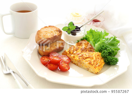 Spanish omelet one plate healthy breakfast Spanish omelet one plate healthy breakfast 95587267