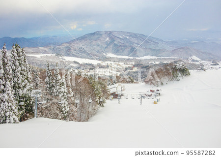 Mamba Kogen Ski Resort, view of the slopes (Mamba, Hidaka-cho, Toyooka City, Hyogo Prefecture) Mamba Kogen Ski Resort, view of the slopes (Mamba, Hidaka-cho, Toyooka City, Hyogo Prefecture) 95587282