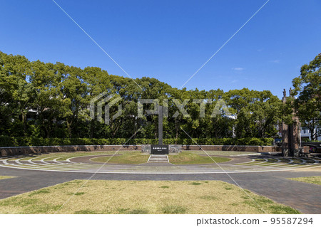 A-bomb center monument in Peace Park [Nagasaki City, Nagasaki Prefecture] 95587294