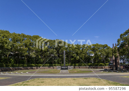 A-bomb center monument in Peace Park [Nagasaki City, Nagasaki Prefecture] 95587296