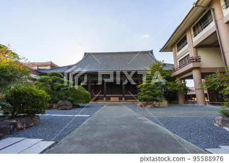 建勝寺大殿(大阪府八尾市久法寺) 建勝寺大殿(大阪府八尾市久法寺) 95588976