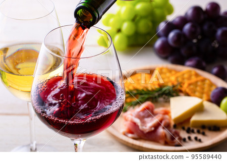 葡萄酒和小吃 葡萄酒和小吃 95589440