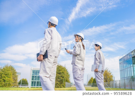 The back view of a refreshing engineer 95589628