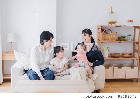 一家人共度時光 一家人共度時光 95592572