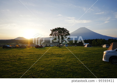 從露營地看到的日出 95593411
