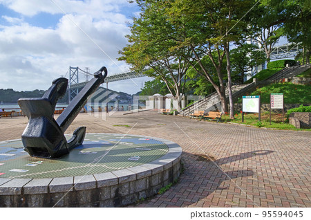 北九州市門司區諾福克廣場的錨和關門橋 北九州市門司區諾福克廣場的錨和關門橋 95594045