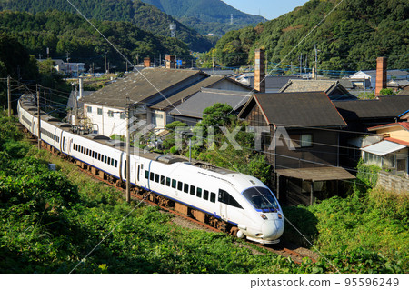 885 series limited express train (JR Kyushu) running near an Arita porcelain kiln 885 series limited express train (JR Kyushu) running near an Arita porcelain kiln 95596249