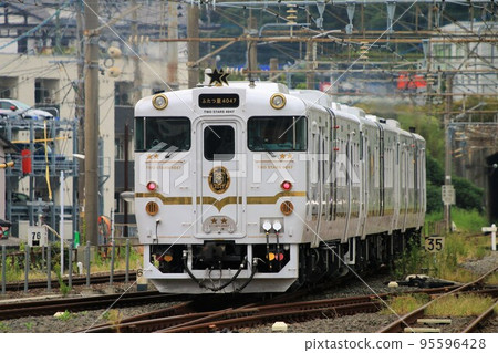 長崎本線 Kiha 40 系列「二星 4047 」 長崎本線 Kiha 40 系列「二星 4047 」 95596428