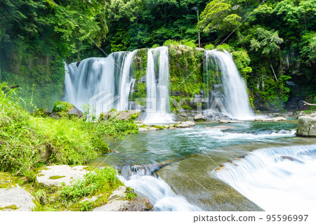 Scenery of Kirihara Falls 95596997